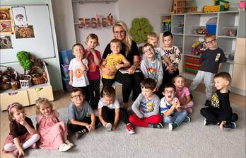 Kwadrans z książką - rodzice czytają dzieciom w Myszkach